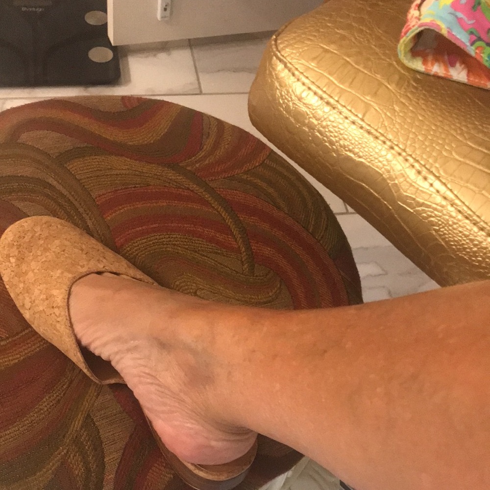 Naturalizer Women's Tan Slip-On Shoes - Picture 5 of 8